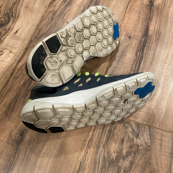 🌵Free 5.0 PS 'Dark Magnet Grey Volt Blue' Sz 3Y - Picture 5 of 6